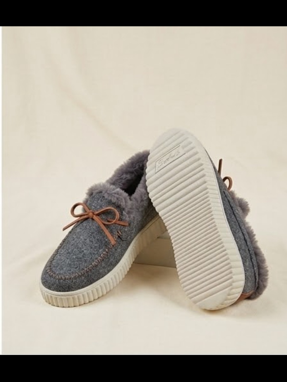 Skechers Cozy Ojai Dark Gray Faux Fur Bow Slippers - Picture 2 of 3